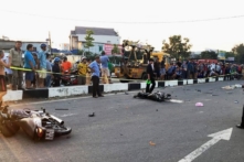 Bình Dương: Xe khách 24 chỗ gây tai nạn thảm khốc, 2 bé gái tử vong