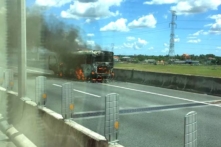 Xe khách 29 chỗ cháy rụi trên cao tốc TP.HCM – Trung Lương