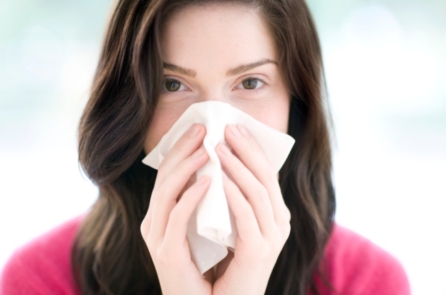 Cảm cúm khác gì cảm lạnh? Điều trị thế nào?