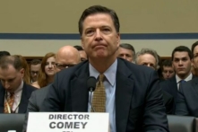 Ông Trump có thể sa thải Giám đốc FBI James Comey hay không?