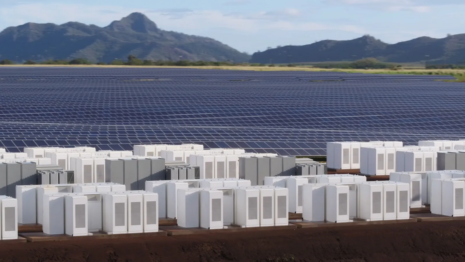 Các bộ Powerpacks trên đảo Kauai, Hawaii (Ảnh: Tesla)