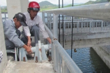 Khởi tố vụ án ba thanh niên say rượu, xả lũ hồ chứa gây ngập tại Phú Yên