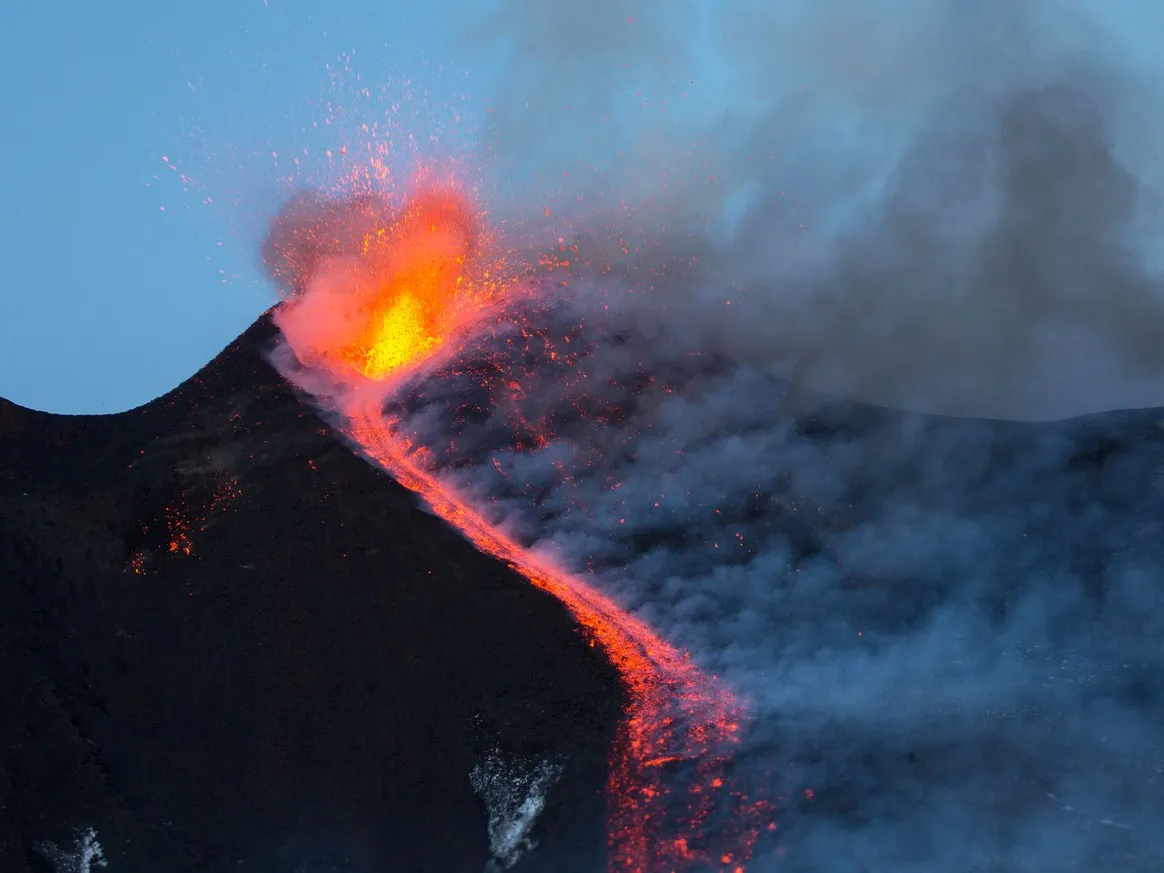 Núi lửa Etna phun trào (ảnh: Getty Images)