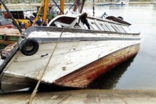 Thêm tàu du lịch bị chìm tại cảng quốc tế Tuần Châu