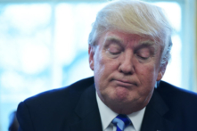 Trump thất bại trong nỗ lực hủy ObamaCare đầu tiên