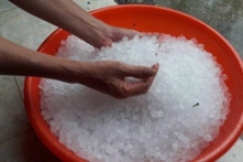 Trận mưa đá lớn bất ngờ đổ xuống Lâm Đồng
