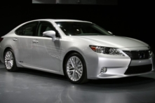 Phát hiện 32 xe sang dùng biển số xe đời cũ để đăng kiểm