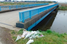 Đón thi hài cháu bé bị sát hại tại Nhật về quê an táng