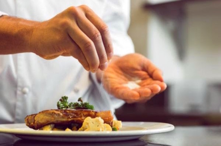 6 kiểu người phải hạn chế muối trong bữa ăn hàng ngày