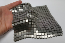 NASA sản xuất “vải vũ trụ”