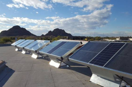 Tấm pin năng lượng mặt trời tạo ra 5 lít nước sạch từ không khí