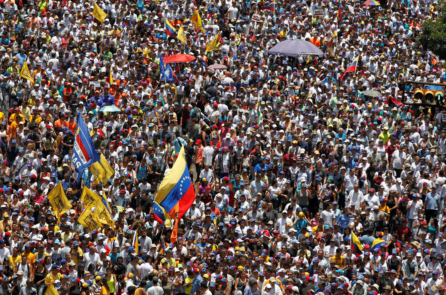 Venezuela: Bạo lực nổi lên sau 10 ngày biểu tình đòi cách chức Tổng thống