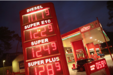 Giá dầu thế giới giảm sâu trước kỳ họp OPEC cuối tháng 5