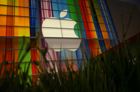 Cổ phiếu lên cao kỷ lục, Apple vẫn gặp khó khăn trong việc… tiêu tiền