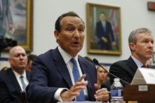 CEO United Airlines điều trần trước Hạ viện Mỹ vì vụ hành khách gốc Việt David Dao