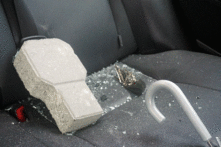 Đà Nẵng: Hàng loạt ô tô bị đập vỡ kính trong đêm