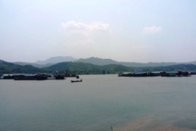 Hòa Bình: Tạm thời dừng khai thác cát tại khu vực hạ lưu sông Đà