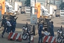 TP.HCM: 5 kiểm soát viên cảng Cát Lái đánh phụ xe container