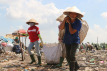 Một thiếu niên tử vong khi nhặt phế liệu trong khu chôn lấp rác thải