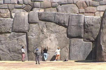 Di chỉ Saksaywaman, Peru: Người cổ đại biết cách làm mềm đá?