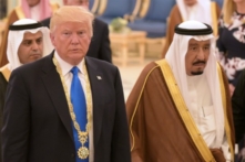 Mỹ – Ả Rập Saudi ký thỏa thuận 380 tỷ trong chuyến công du đầu tiên của Trump