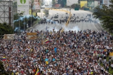 200.000 người Venezuela xuống đường đánh dấu 50 ngày biểu tình chống chính phủ Maduro
