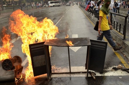 Con đường đưa Venezuela tới thảm họa rắc đầy tiền của Trung Quốc
