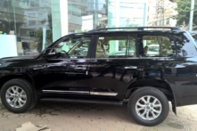 Sẽ cấm cơ quan nhà nước nhận quà, xe biếu tặng vượt chuẩn