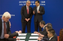 EU, Trung Quốc họp khẩn về tương lai của Thỏa thuận Khí hậu Paris sau khi Mỹ rút lui