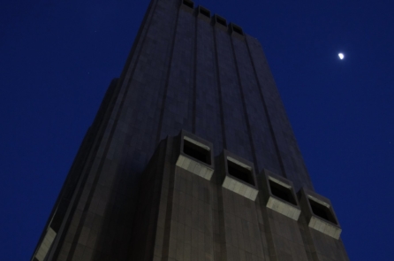 Câu chuyện về tòa nhà chọc trời bí ẩn nhất New York