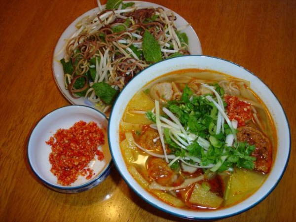 Bún trả cá. (Ảnh theo monandanang.com)