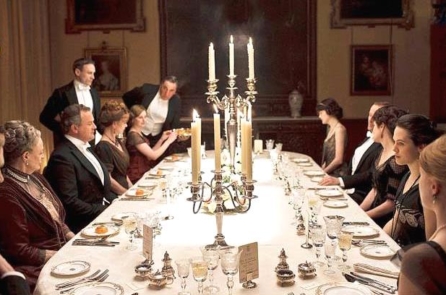 Dùng bữa theo phong cách Tây: Thứ tự các món, cách bài trí và các dụng cụ trên bàn ăn