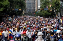 Cảnh sát Venezuela bắn chết người biểu tình