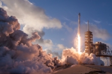 SpaceX: Lần đầu dùng lại tàu vũ trụ cũ và lần thứ 11 hạ cánh tên lửa thành công