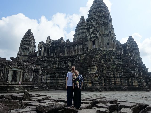 Tham quan đền Angkor Wat, Campuchia. (Ảnh: Joe và Ali Olson)