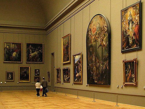 Viếng thăm viện bảo tàng Louvre nổi tiếng thế giới như thế nào?