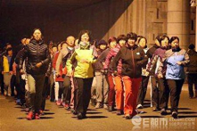 Từ khiêu vũ đến chạy thể dục, người già Trung Quốc vì sao hay bị phàn nàn?