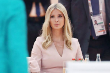 Donald Trump giải thích việc cho con gái ngồi thay vị trí tại G20