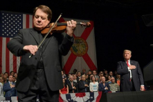 Câu chuyện xúc động về thần đồng violin người Cuba được ông Trump mời biểu diễn