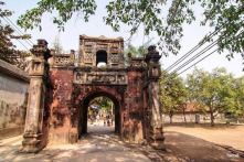 Những chiếc cổng làng xưa cũ (Ảnh)