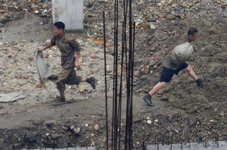 Bắc Hàn đang bán ‘nô lệ lao động’ sang Nga để lấy tiền