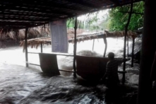 Thừa Thiên – Huế: Lũ quét tràn về, du khách khẩn cấp di dời khi đang tắm Suối Voi