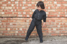 Giải pháp tiết kiệm: Quần áo nếp gấp có thể ‘lớn lên’ theo trẻ (video)