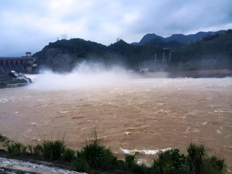 thuy dien hoa binh xa lu fb minh phuong