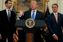 Mỹ: Tổng thống Trump ra luật nhập cư mới ưu tiên lao động kỹ năng cao