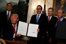 Tổng thống Trump ký lệnh điều tra hoạt động thương mại Trung Quốc