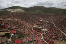 Học viện Phật giáo Larung Gar bị biến thành trường Đảng của chính quyền Trung Quốc