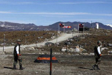 Ấn Độ và Trung Quốc thống nhất rút quân khỏi cao nguyên Doklam