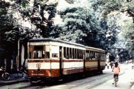 Hà Nội xưa: Leng keng tiếng tàu điện (Ảnh)