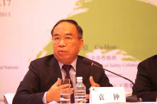 Giáo sư đầu ngành y TQ hỏi: Khi mình già rồi cũng sẽ rơi vào tay một bác sĩ khác thì sao?